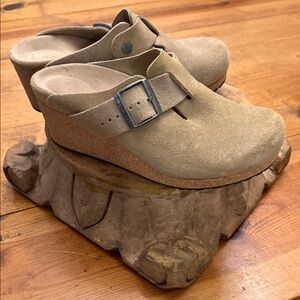Tan wedge Suede Fanny Clogs with Buckle by papillo  size 39